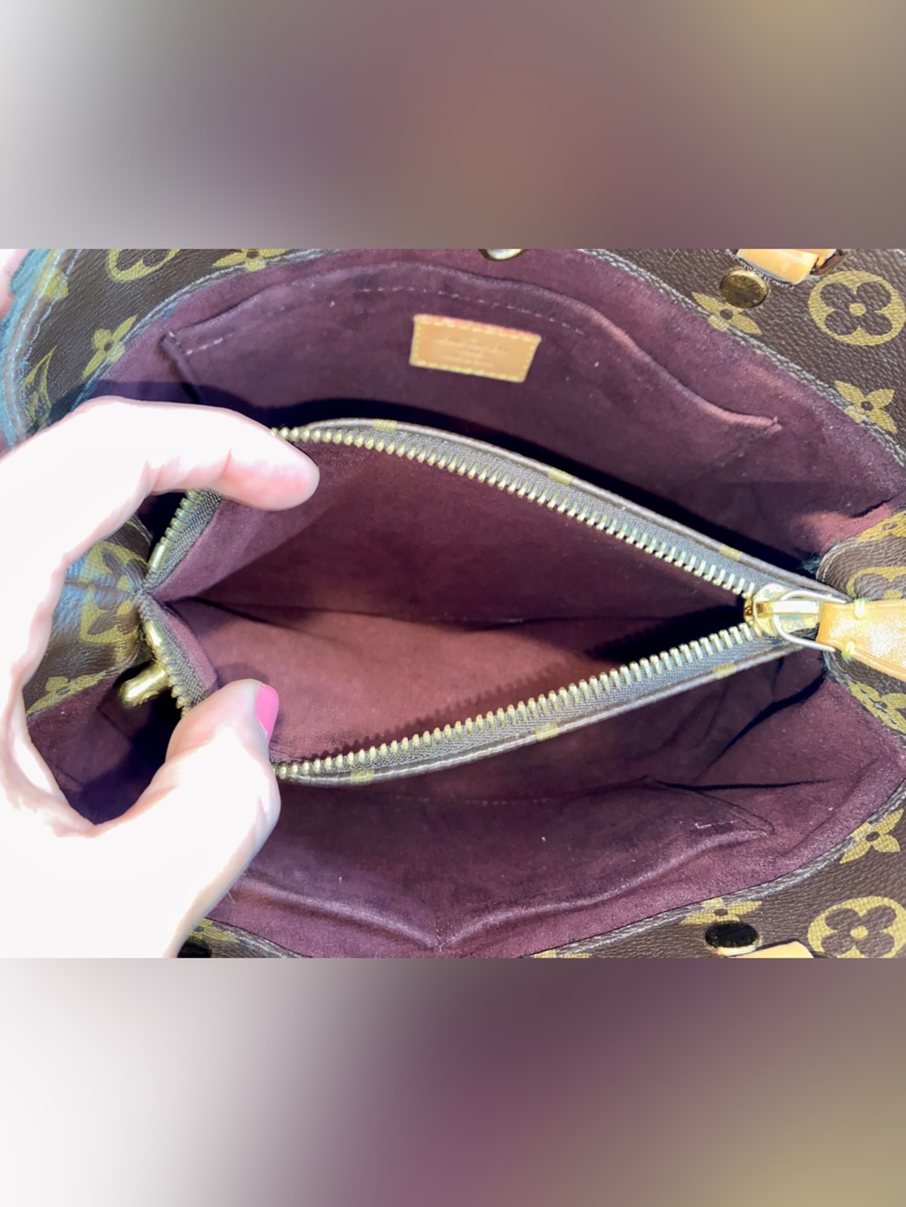 Louis Vuitton | Monogram Montaigne MM Handbag w LV Strap, Lock & Key & Dust Bag - Picture 13 of 16